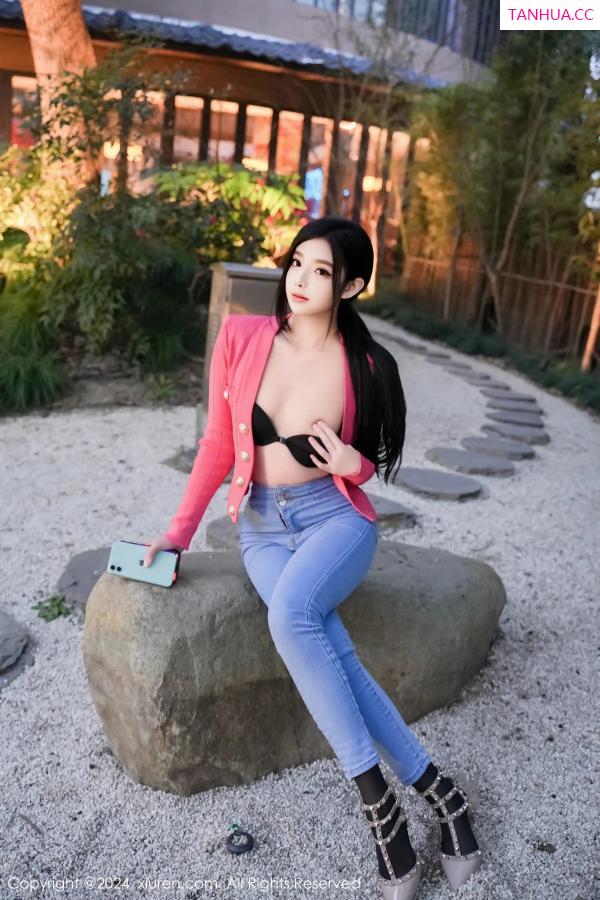   [XiuRen]高清写真图 2024.02.08 No.8091 龙雪儿 牛仔裤美臀第38张图片